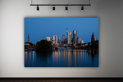 Frankfurt in blauer Stunde